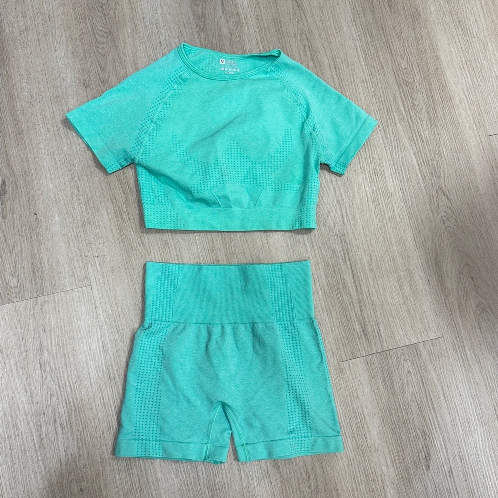 Green Athletic Crop Top and Shorts Set